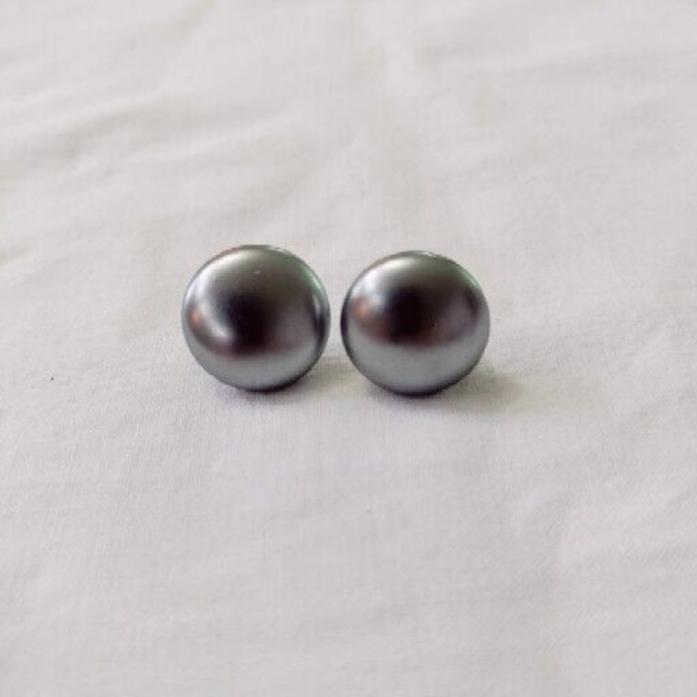 4/$20 Vintage Round Button Earrings Screw Back Grey Sterling Silver Hardware